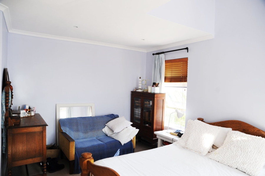 To Let 5 Bedroom Property for Rent in Paradise Beach Western Cape